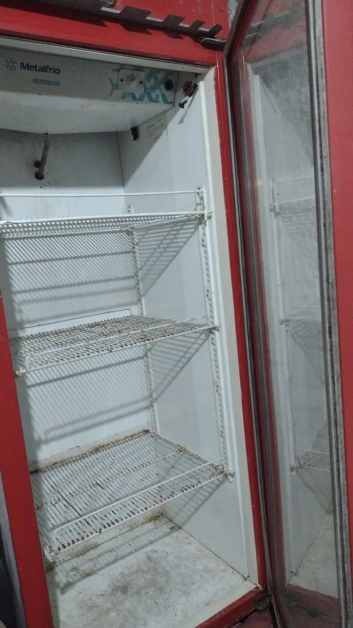 Freezer expositora vertical Metalfrio