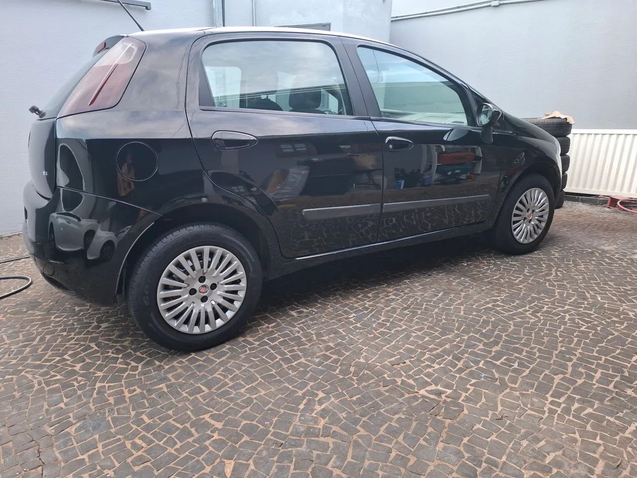 Fiat Punto 1.4 Fire Flex 8V 5P 2010 - Foto 3