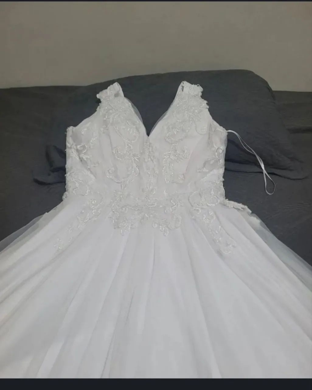 Vestido de noiva com capa e saiote