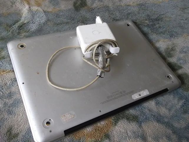 macbook pro core i5 4gb  - Foto 2