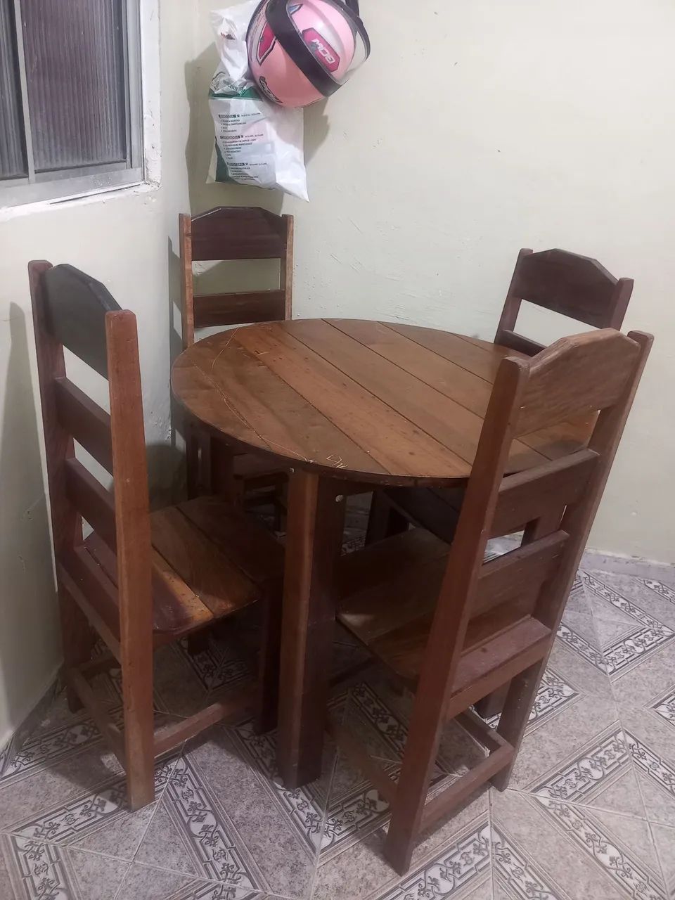 Mesa com cadeiras 