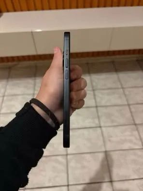 VENDO IPHONE 15 128gb. Sem marcas.  - Foto 4