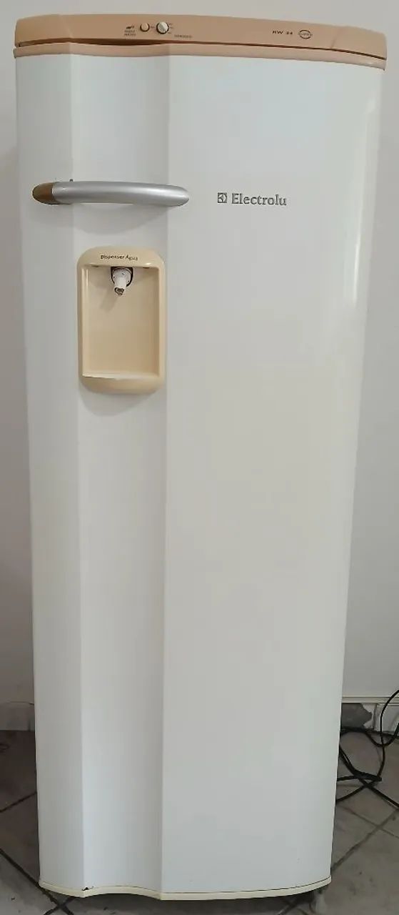 Geladeira Electrolux 262L 220V com Dispenser - COM DEFEITO