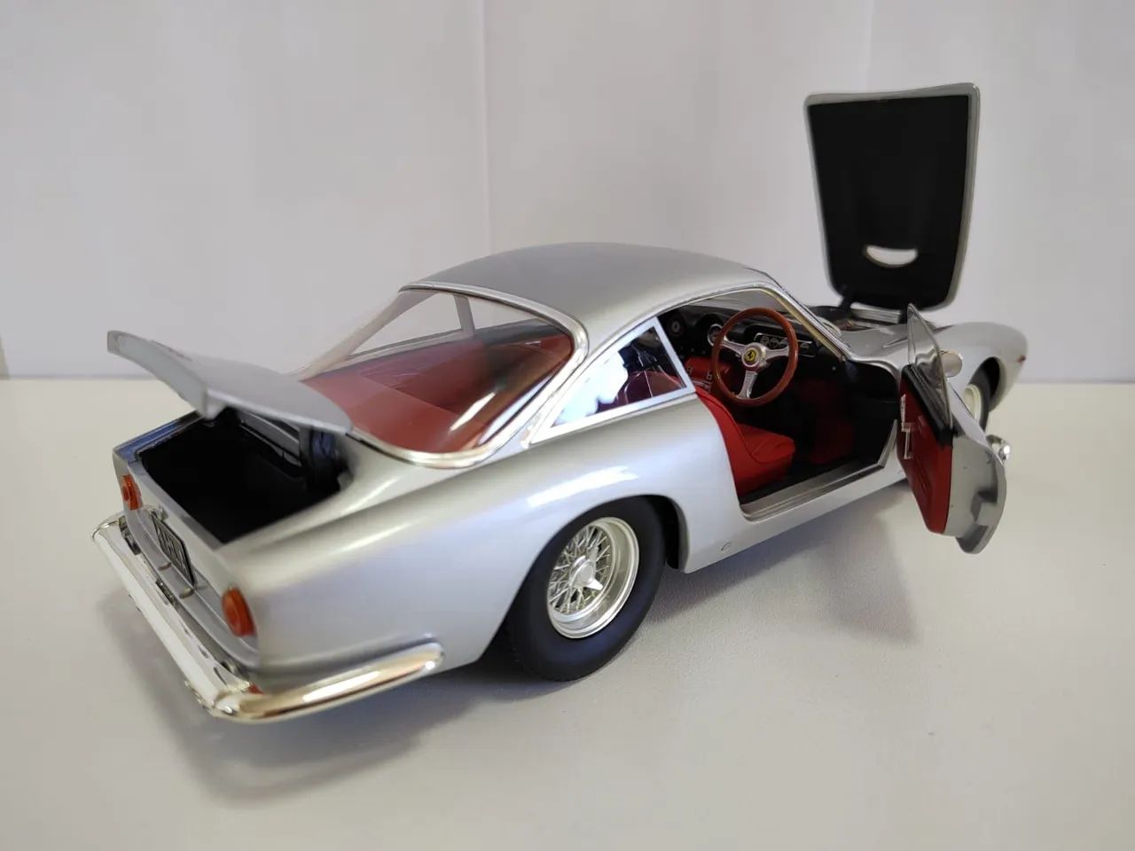 Miniatura Ferrari 250 GT Berlinetta Lusso 1/18 - Hobbies e