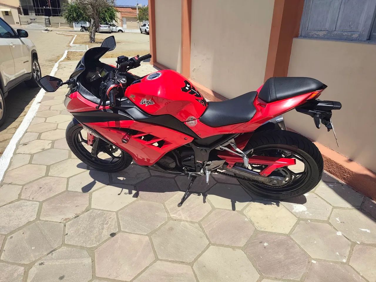 Ninja 300 2013/2014 em ótimo estado 