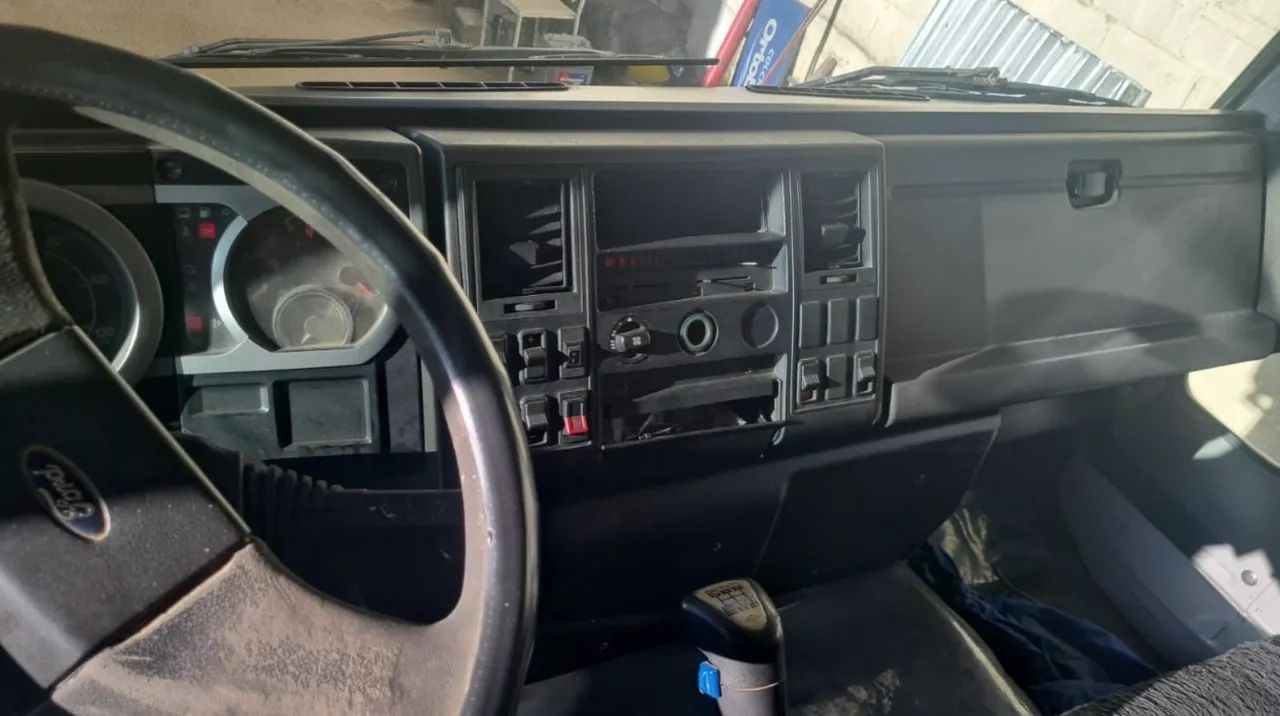 FORD CARGO 2728 ANO 2011 - Foto 4