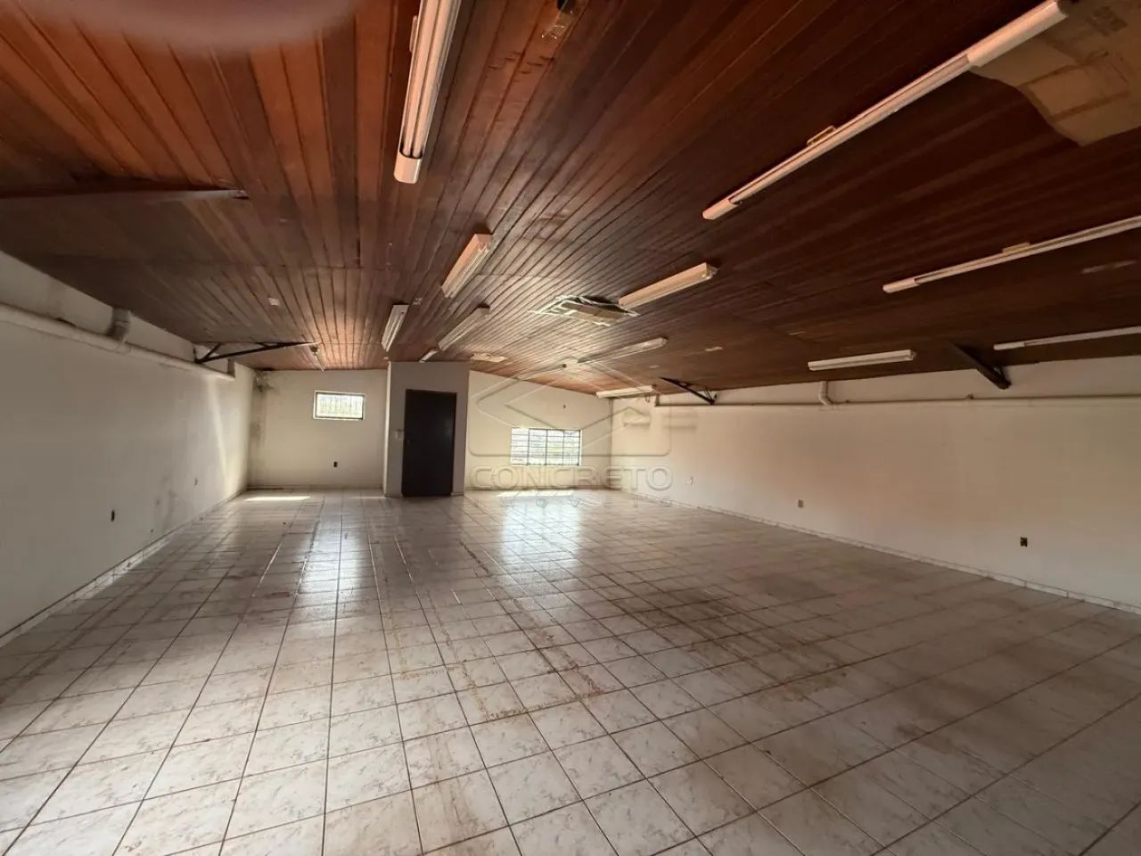 Salão Comercial, cerca de 600m², ótimo para pequenas distrinuidoras - Foto 2