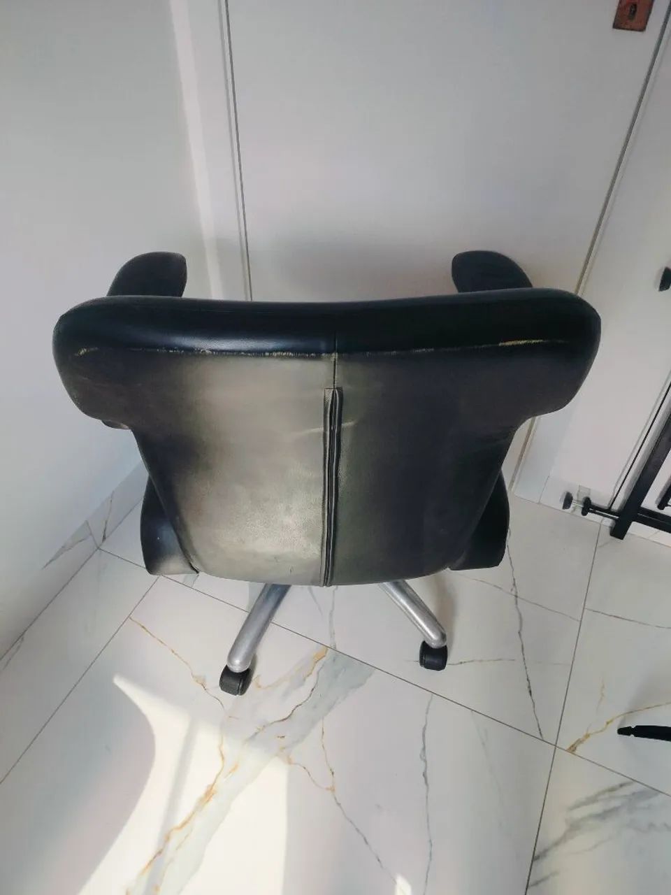 Cadeira de escritório usada - Foto 2