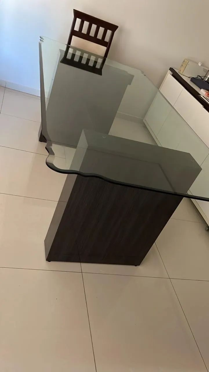 Mesa de vidro 6 cadeiras 