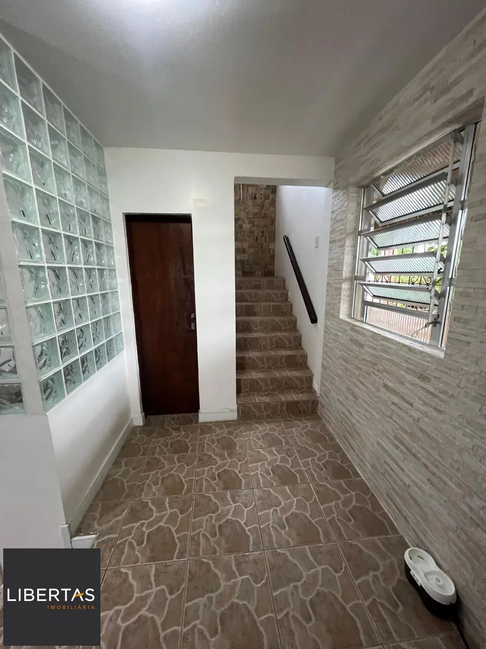 Casa Residencial Semimobiliada com 2 Suítes e Piscina em Viamão, RS - Foto 3