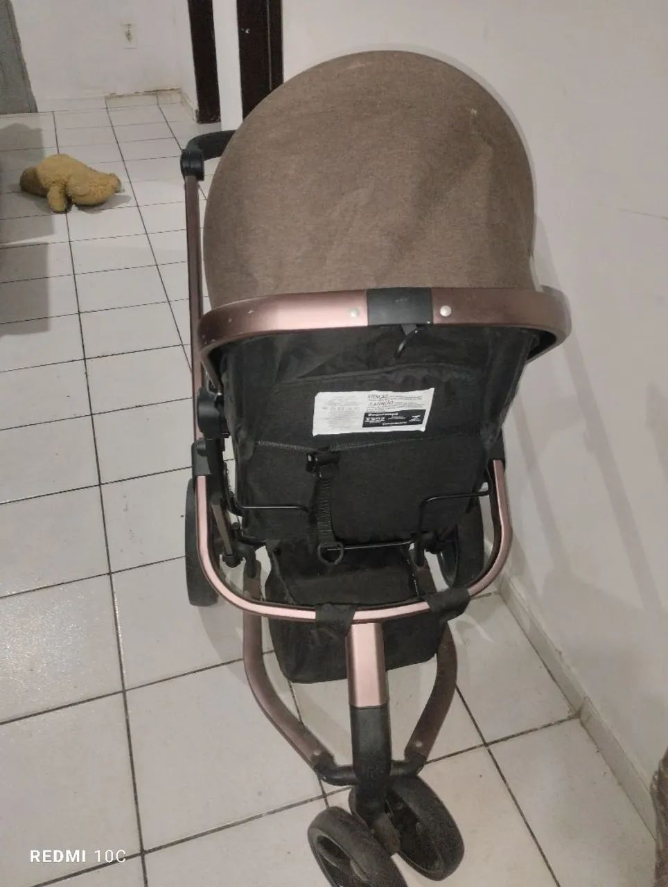 Carrinho de bebê usado poucas vezes 