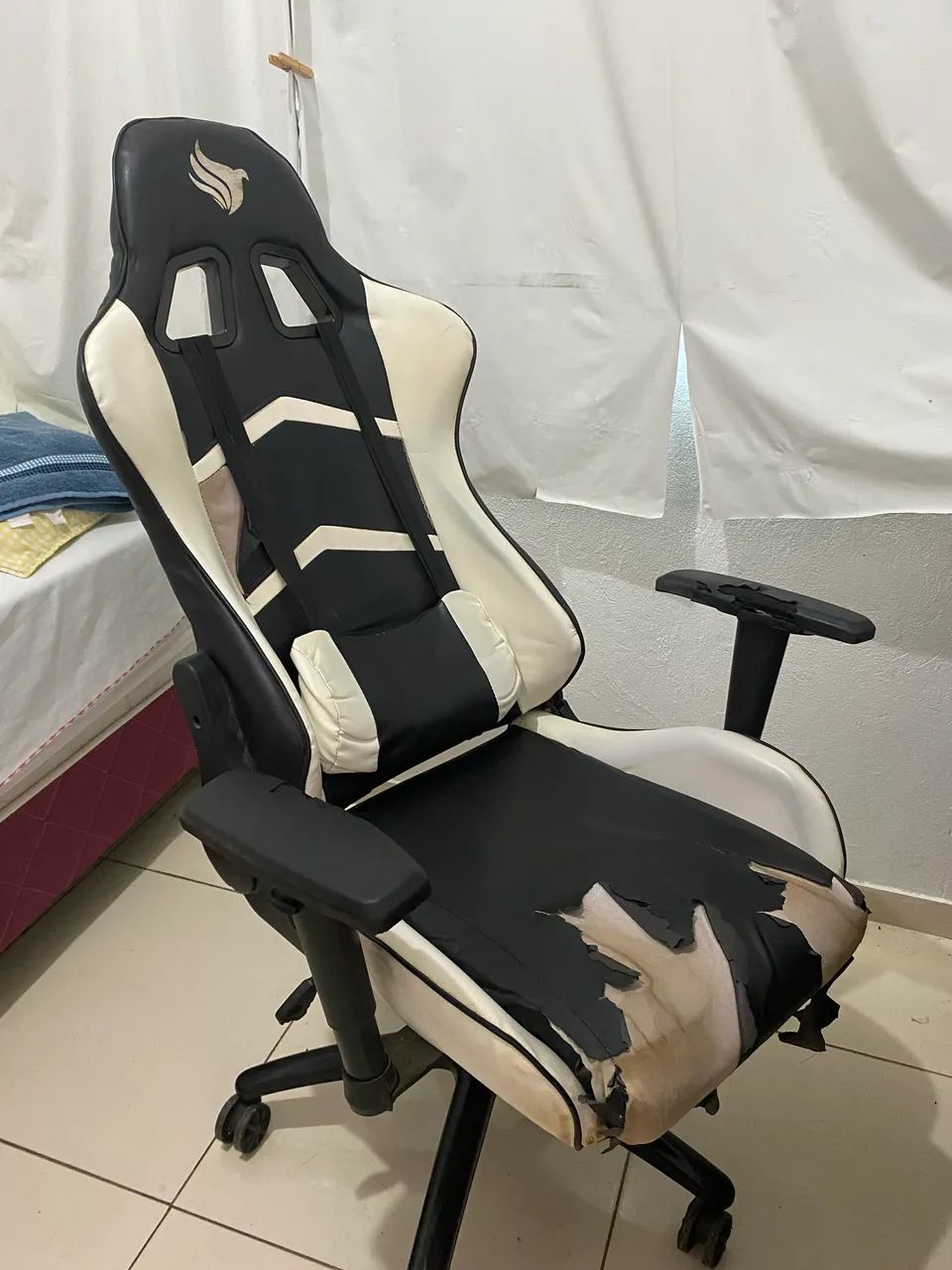Cadeira Gamer Pichau (Estrutura Ok) - Foto 2