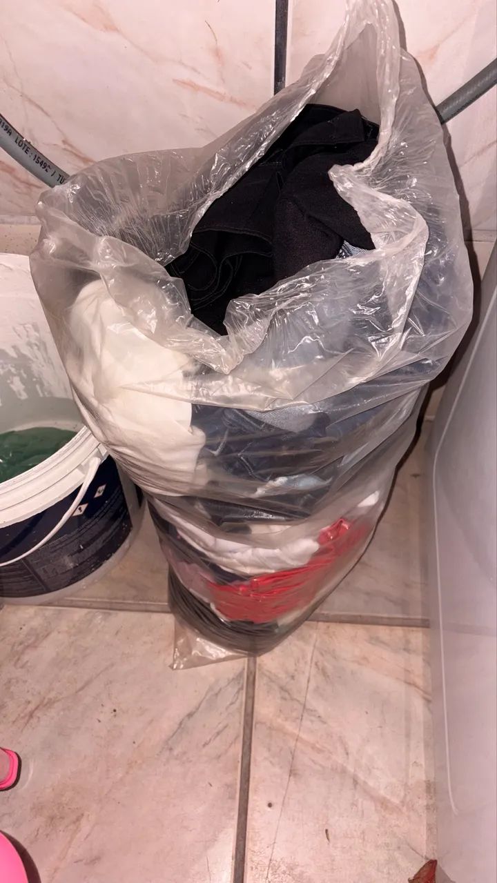 Lote de roupas - Foto 2