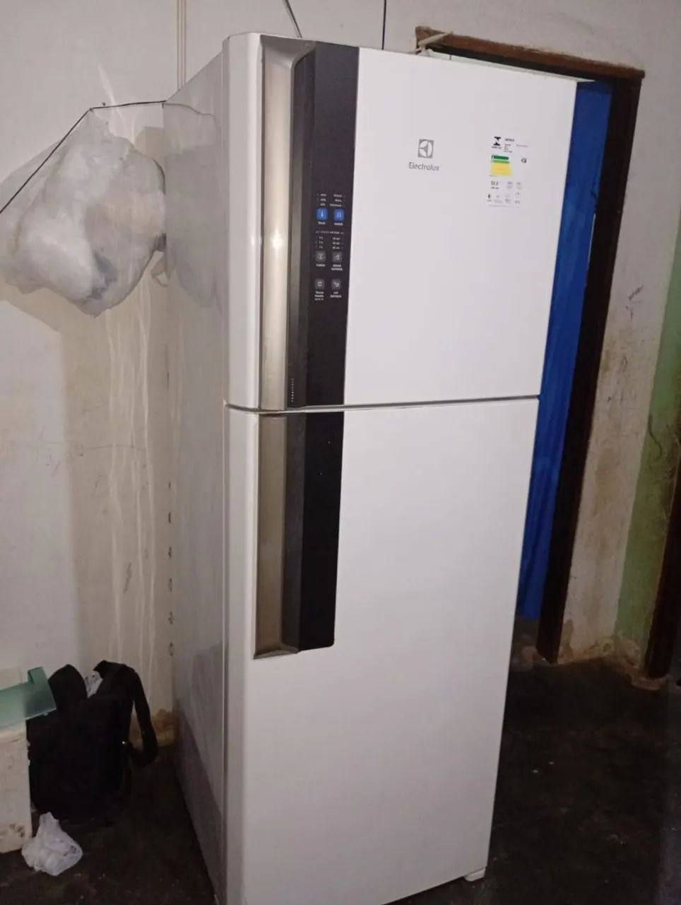 Vendo geladeira Electrolux 
