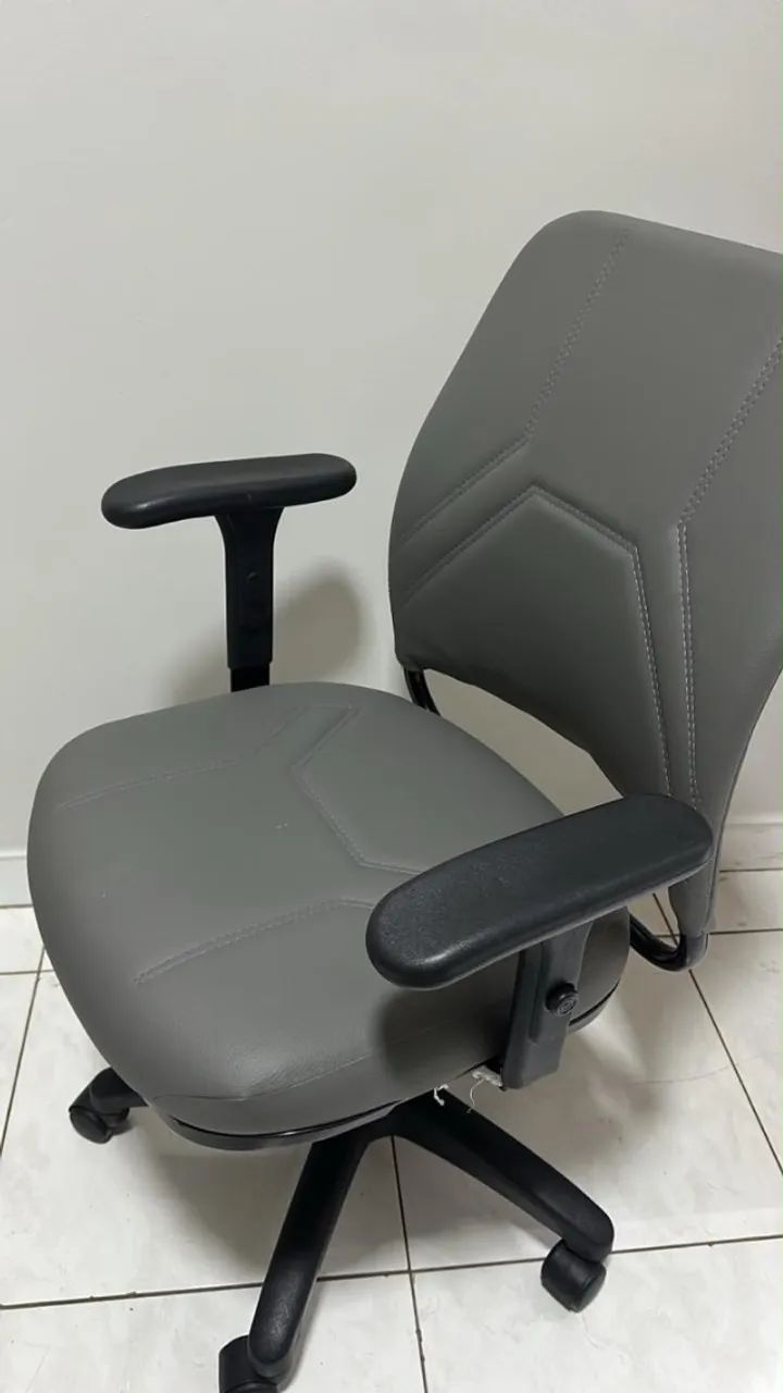 VENDO CADEIRA DIRETOR  - Foto 2