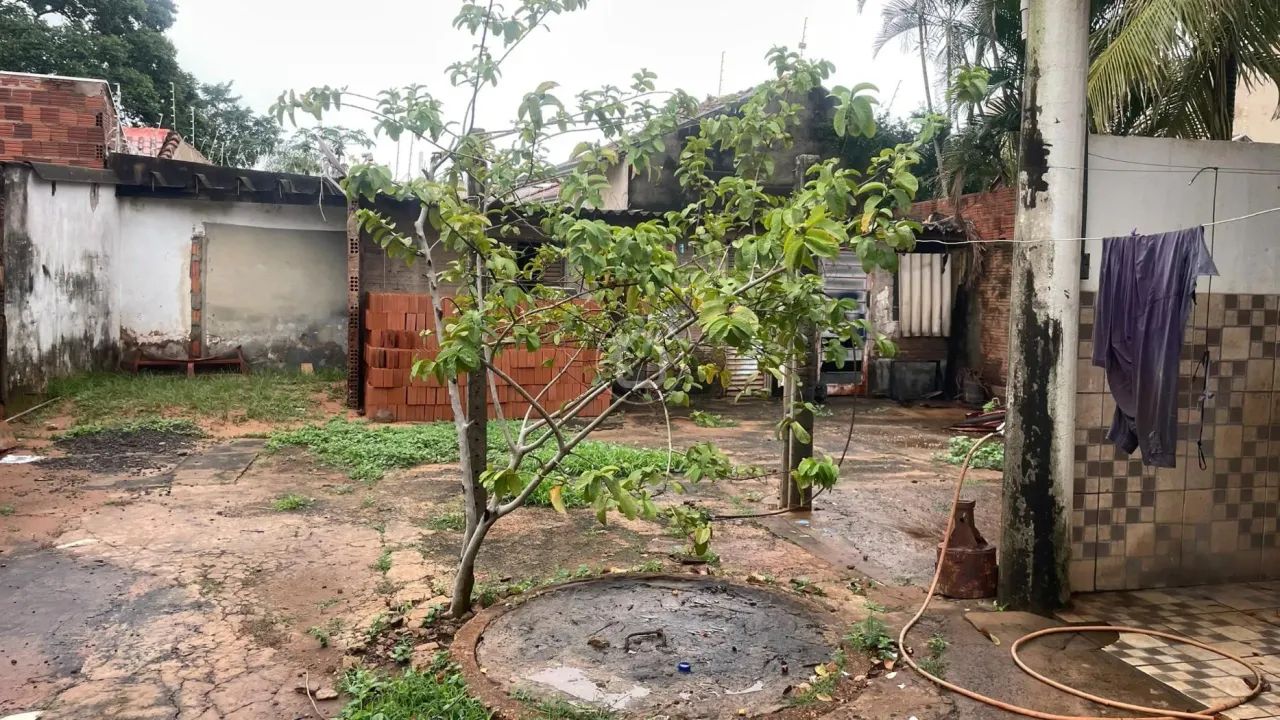 CASA COM SOBRA DE TERRENO PRÓXIMO A LAGOA ITATIAIA - Foto 4