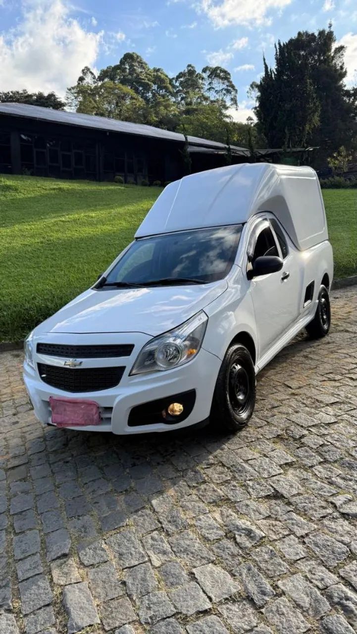 Chevrolet Montana 2018 photo 2