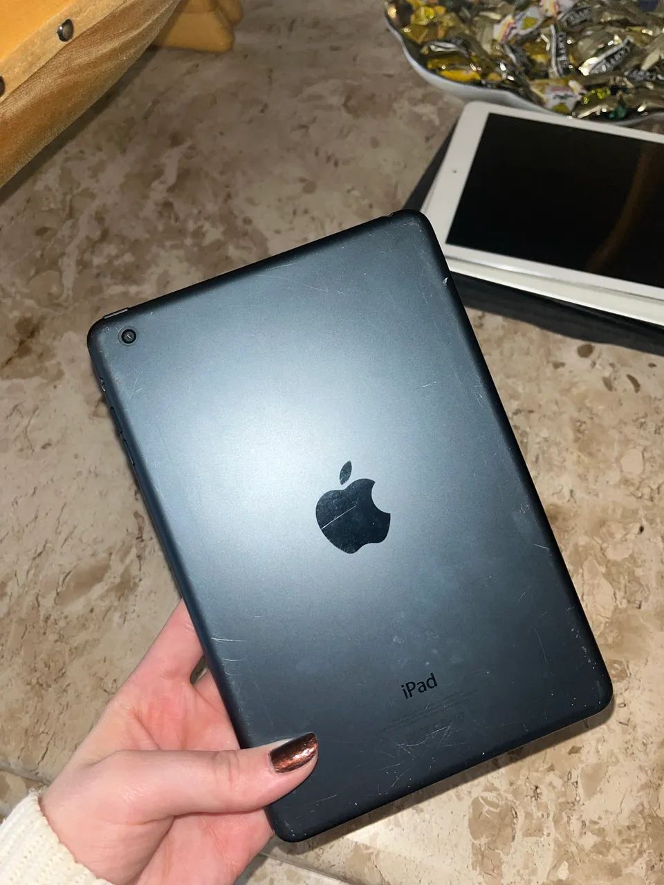 iPad mini preto com Wi-Fi, com a tela trincada  - Foto 3