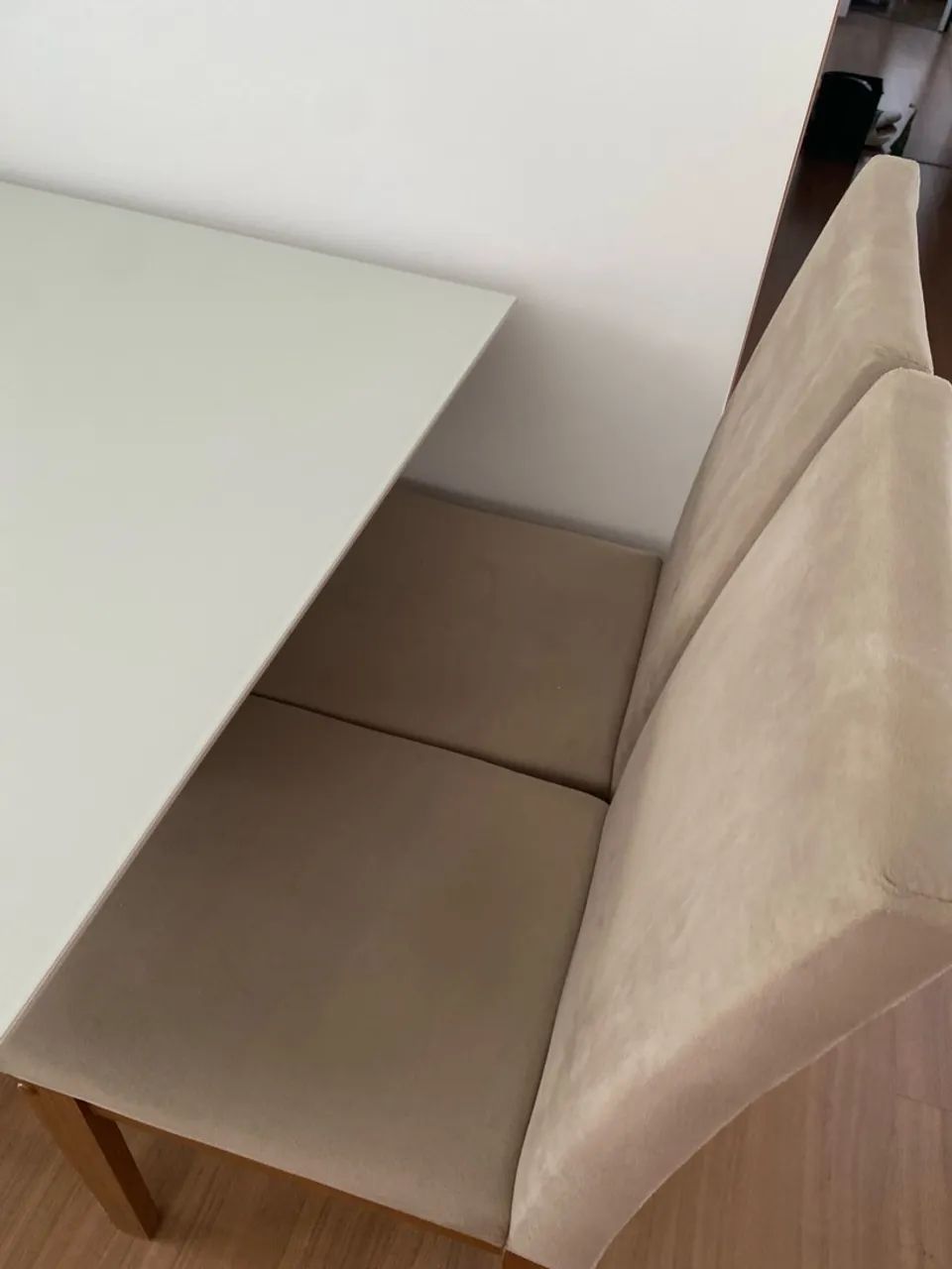 MESA DE JANTAR COM 4 CADEIRAS 900 REAIS - Foto 5