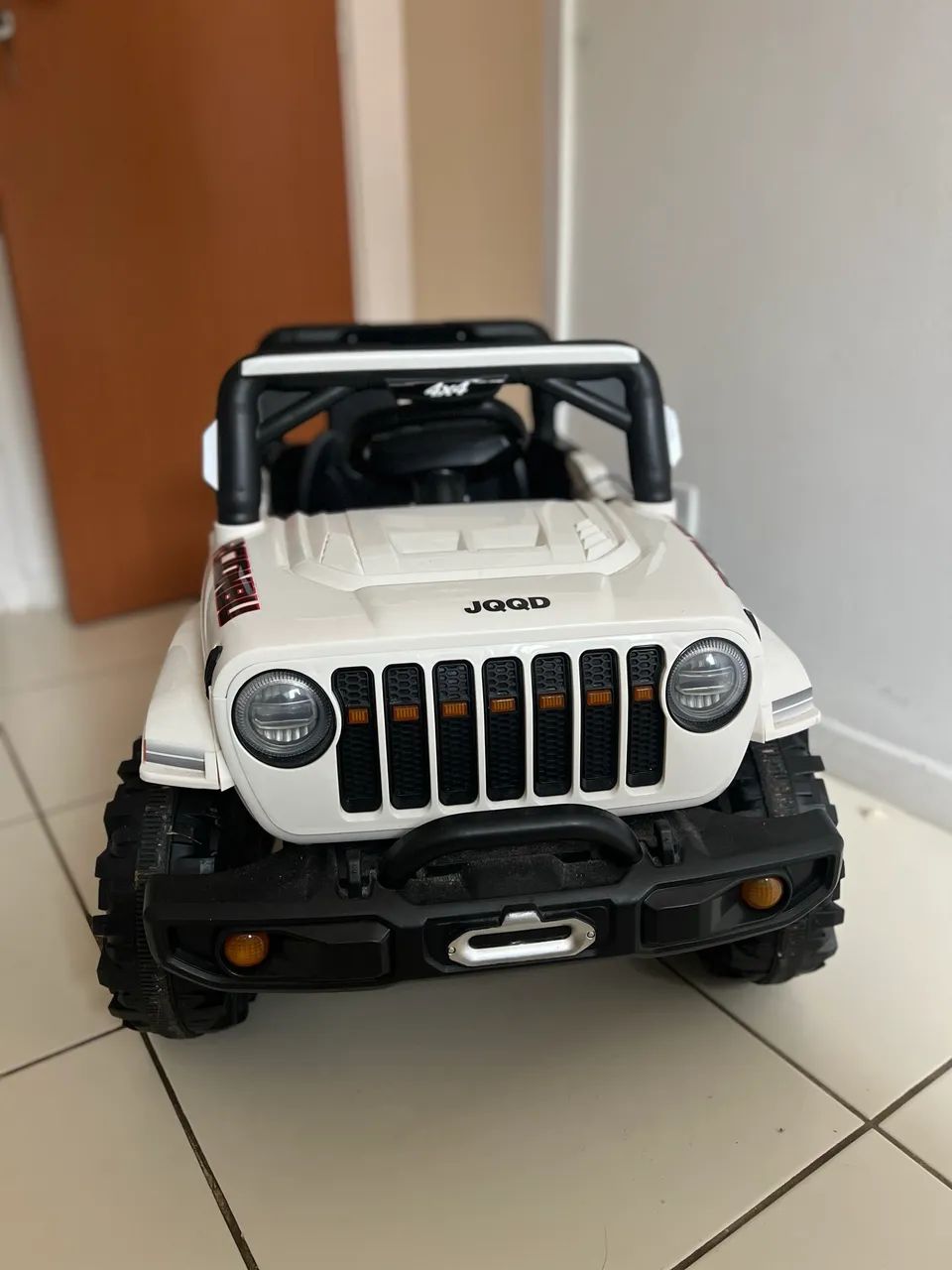 Vendo carro automático com controle remoto  - Foto 4