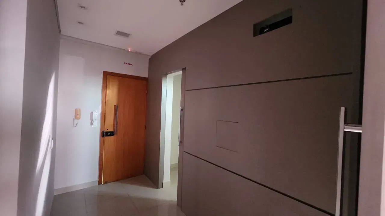 Alugo sala comercial com divisórias, aprox. 52m² área - Av. Hist. Rub. de Mendonça - Cuiab - Foto 2