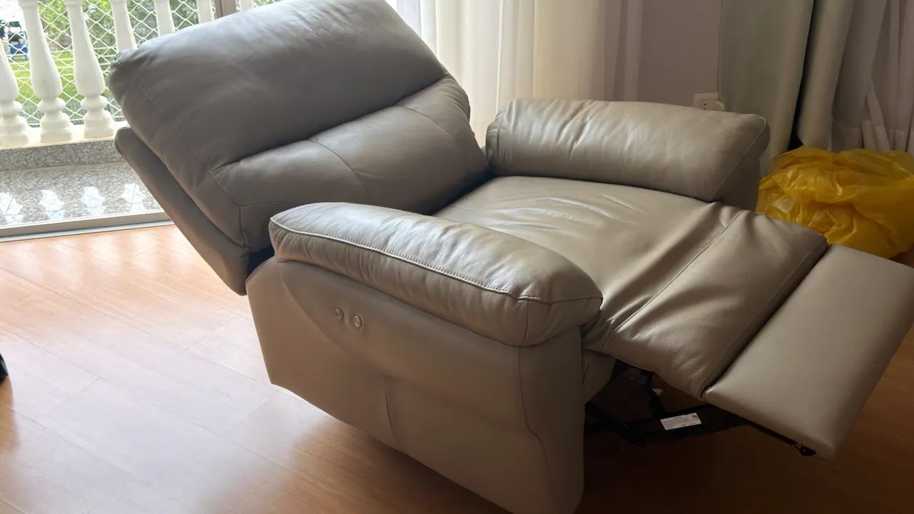 Cadeira de Couro Elétrica Reclinável  - Foto 2