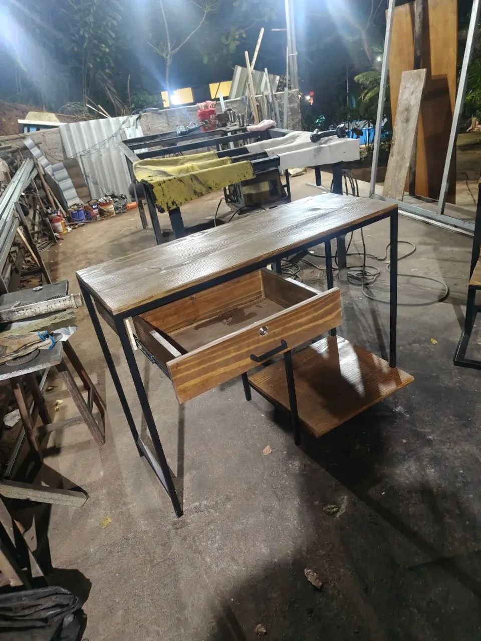 Mesa com gaveta estilo industrial  - Foto 5