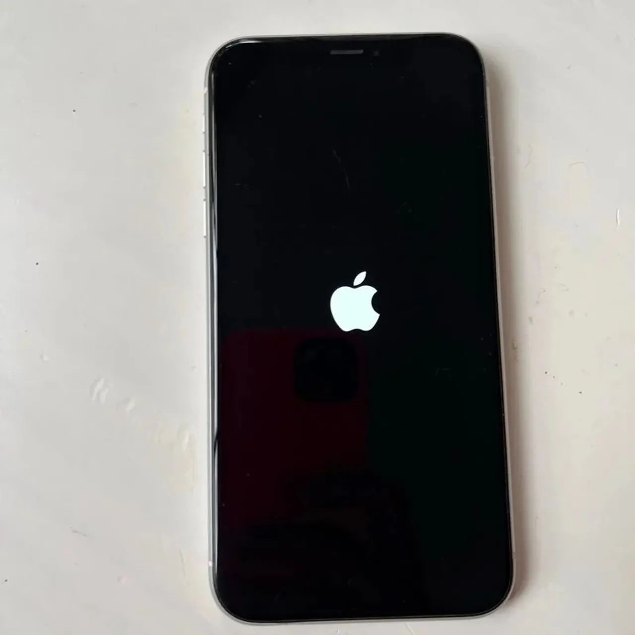 Vendo iPhone XR branco 128gb - Foto 2