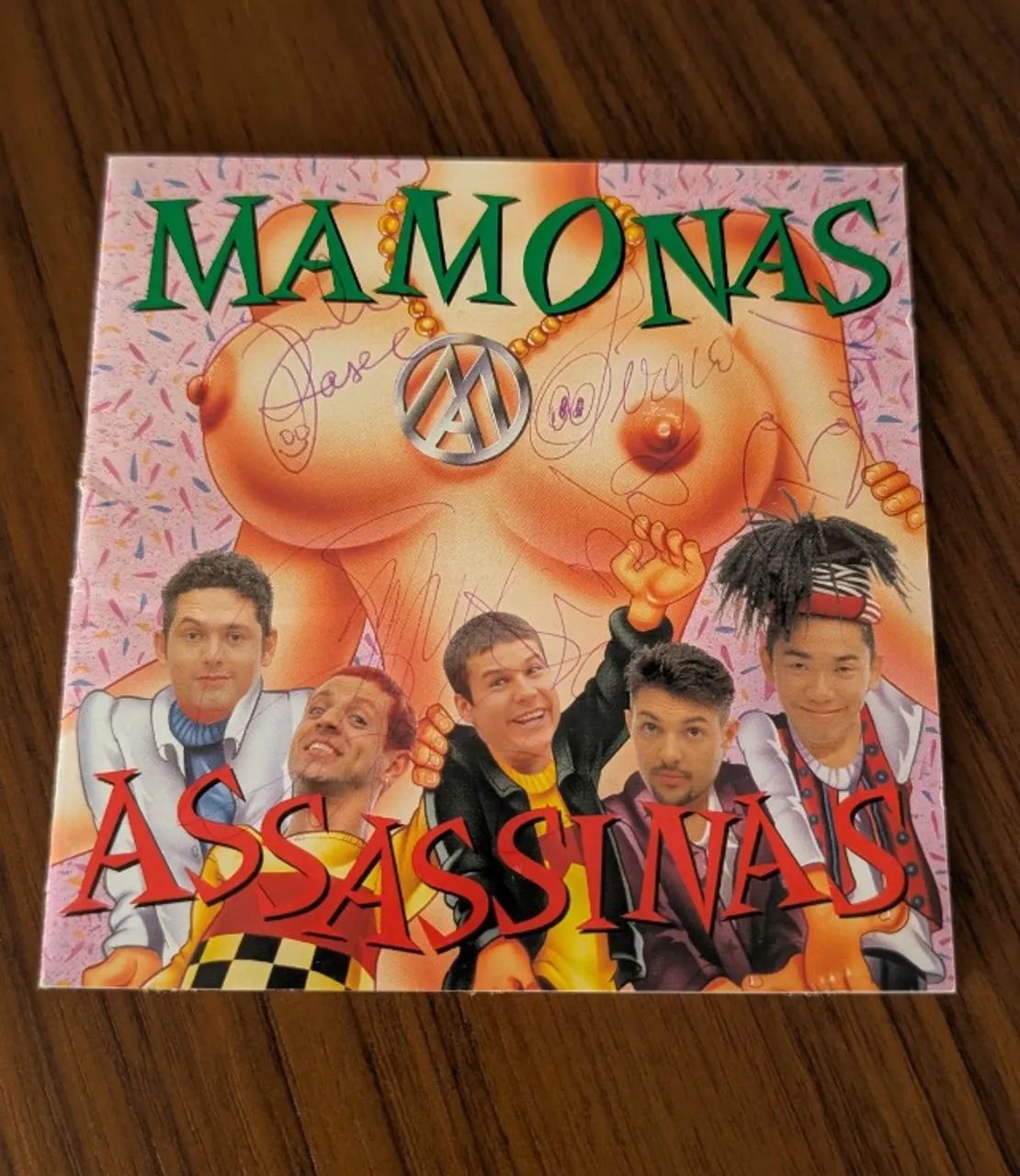 CD autografado Mamonas Assassinas e brindes - Foto 5