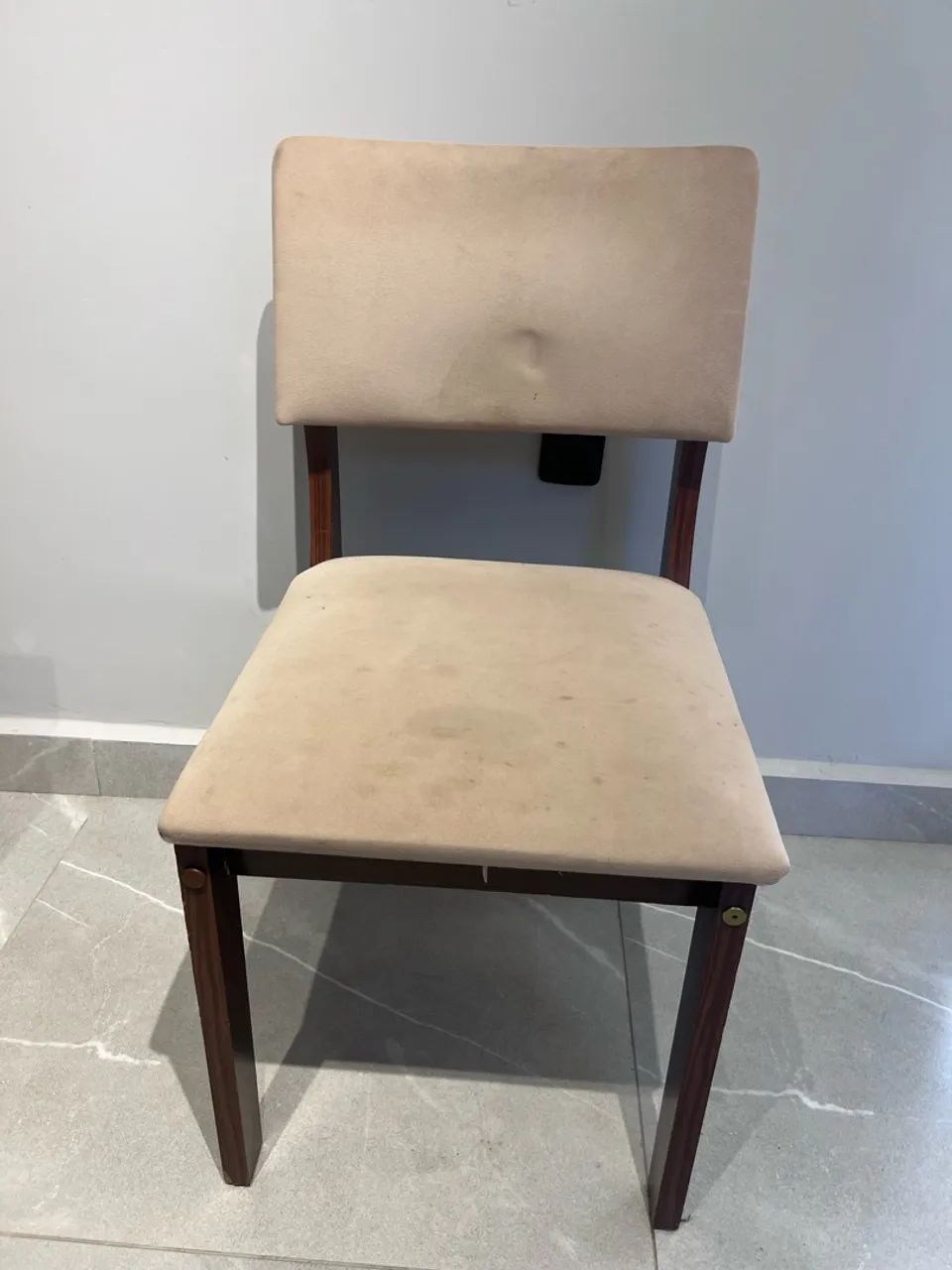 Conjunto com 5 mesas e 10 cadeiras - mesa de madeira 65x65 cm - Foto 4