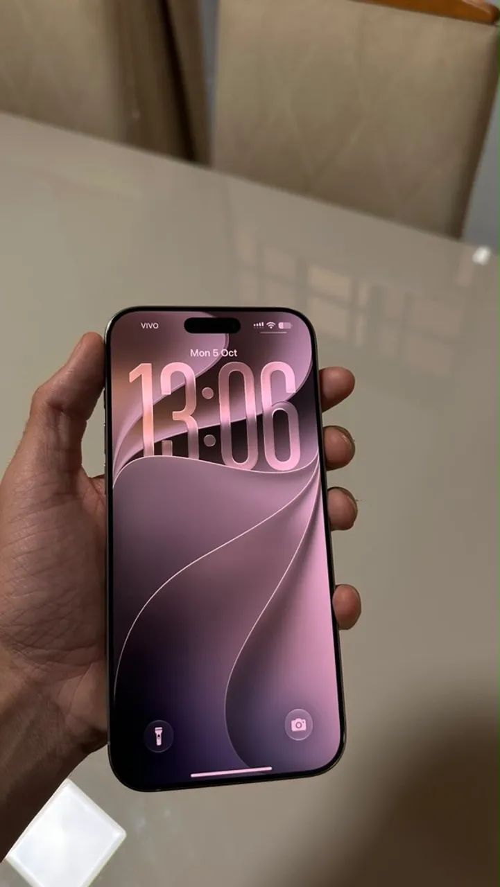 iPhone 16 Pro Max 256GB - Titânio Natural
