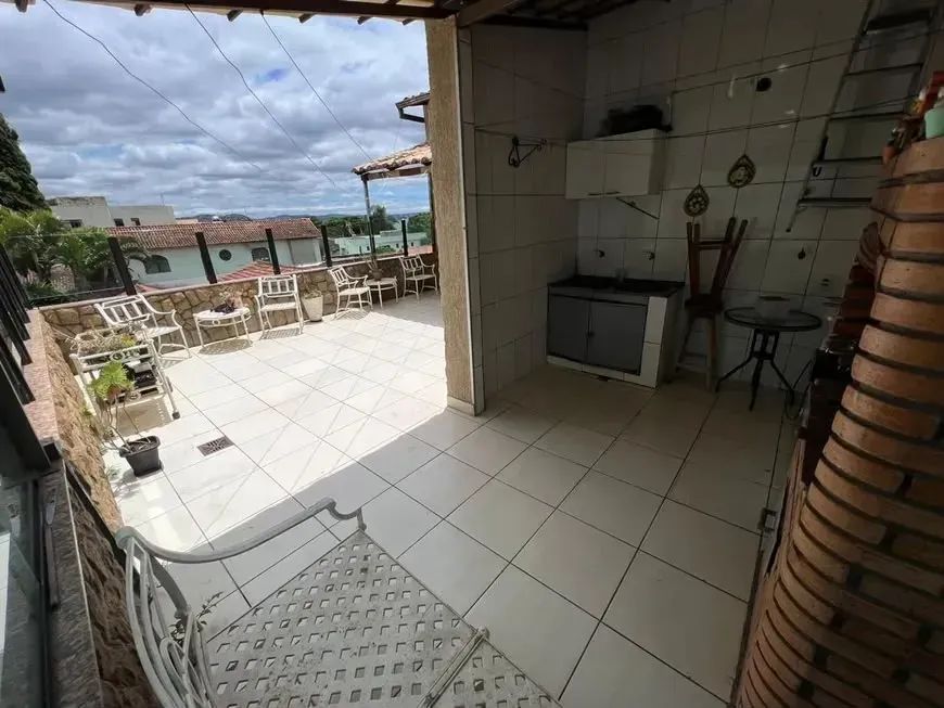 Cobertura com 3 quartos sendo 1 suíte 2 banheiros 2 vagas - Foto 2