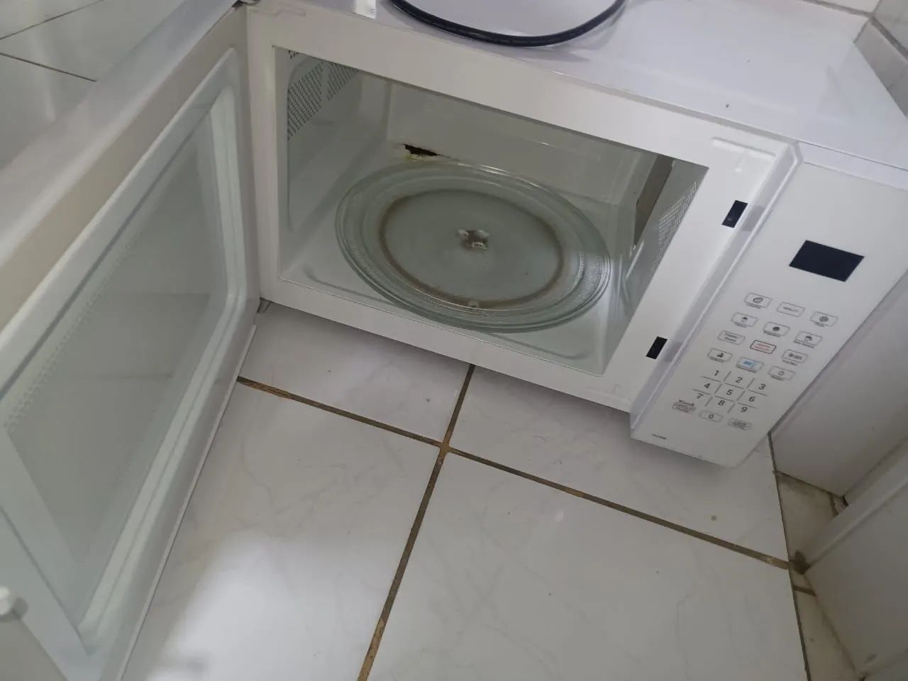 Microondas semi novo - Foto 2