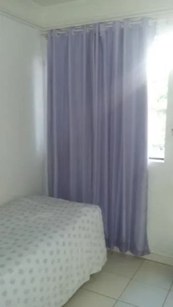 Aluga-se quarto no itaigara 