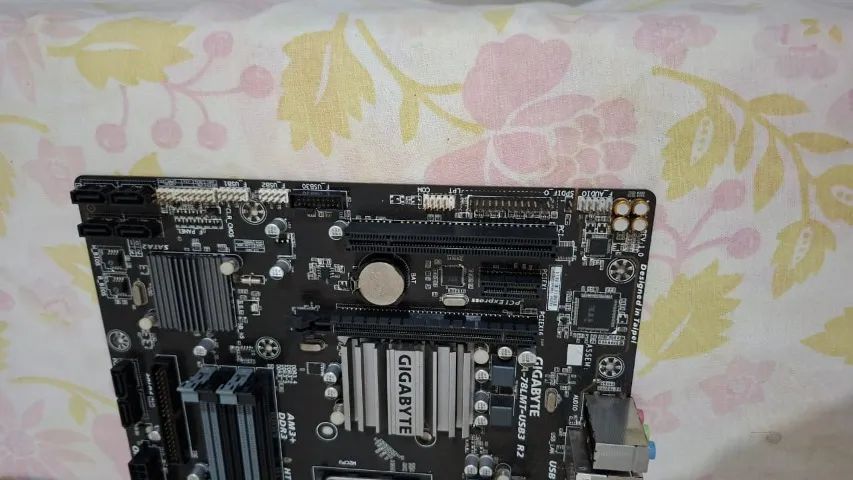  Placa-Mãe Gigabyte AM3 / AM3+  - Foto 4