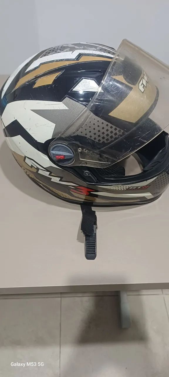 Capacete