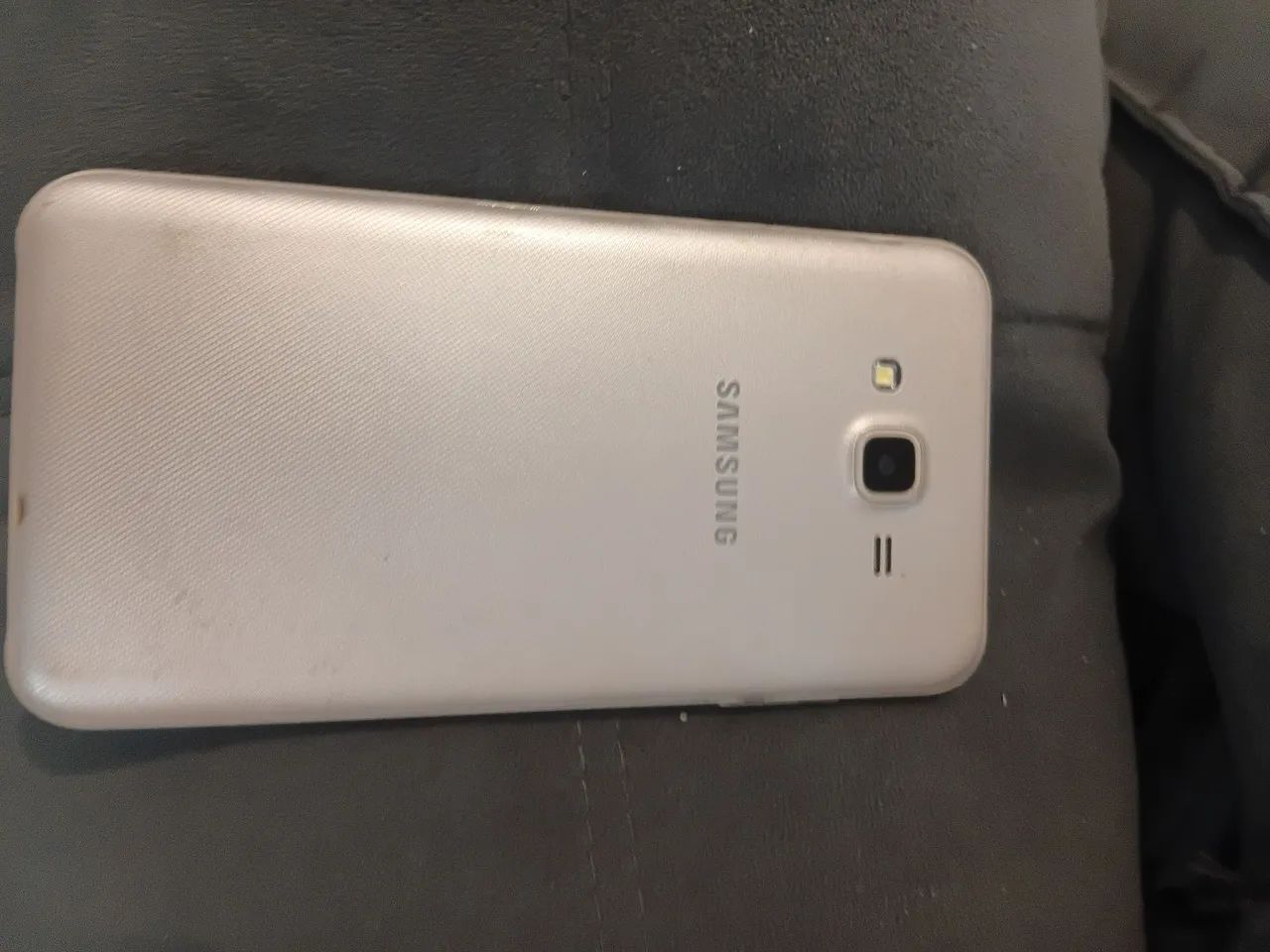 Samsung Galaxy J7 neo - Foto 2