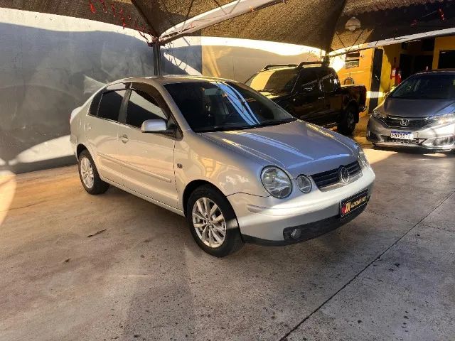Volkswagen Polo Sedan 1.6 MI 101cv 8V 4P 2003