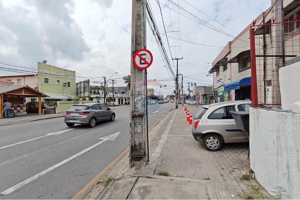 Prédio casa Comercial na Avenida Getúlio Vargas em Olinda com 30 Salas Ideal para escolas  - Foto 4