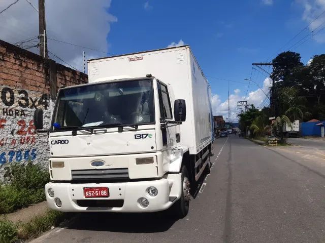 VENDE CAMINHÃO FORD CARO 1317 ANO 2011 - Foto 3