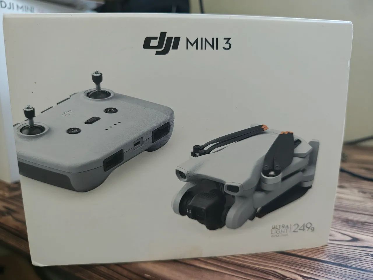 DJI mini 3 standart controle sem tela (LACRADO)