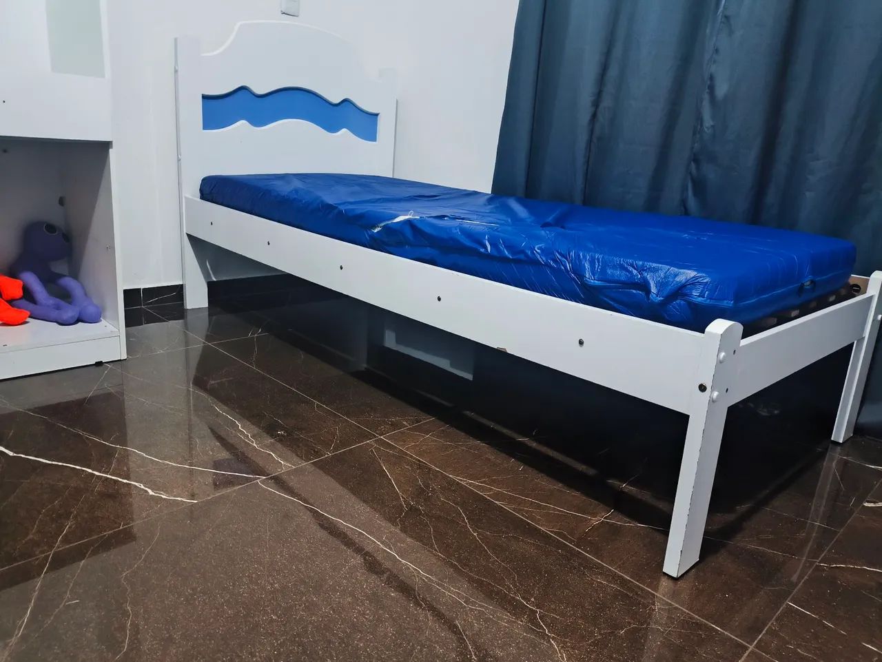 Cama solteiro com colchão 