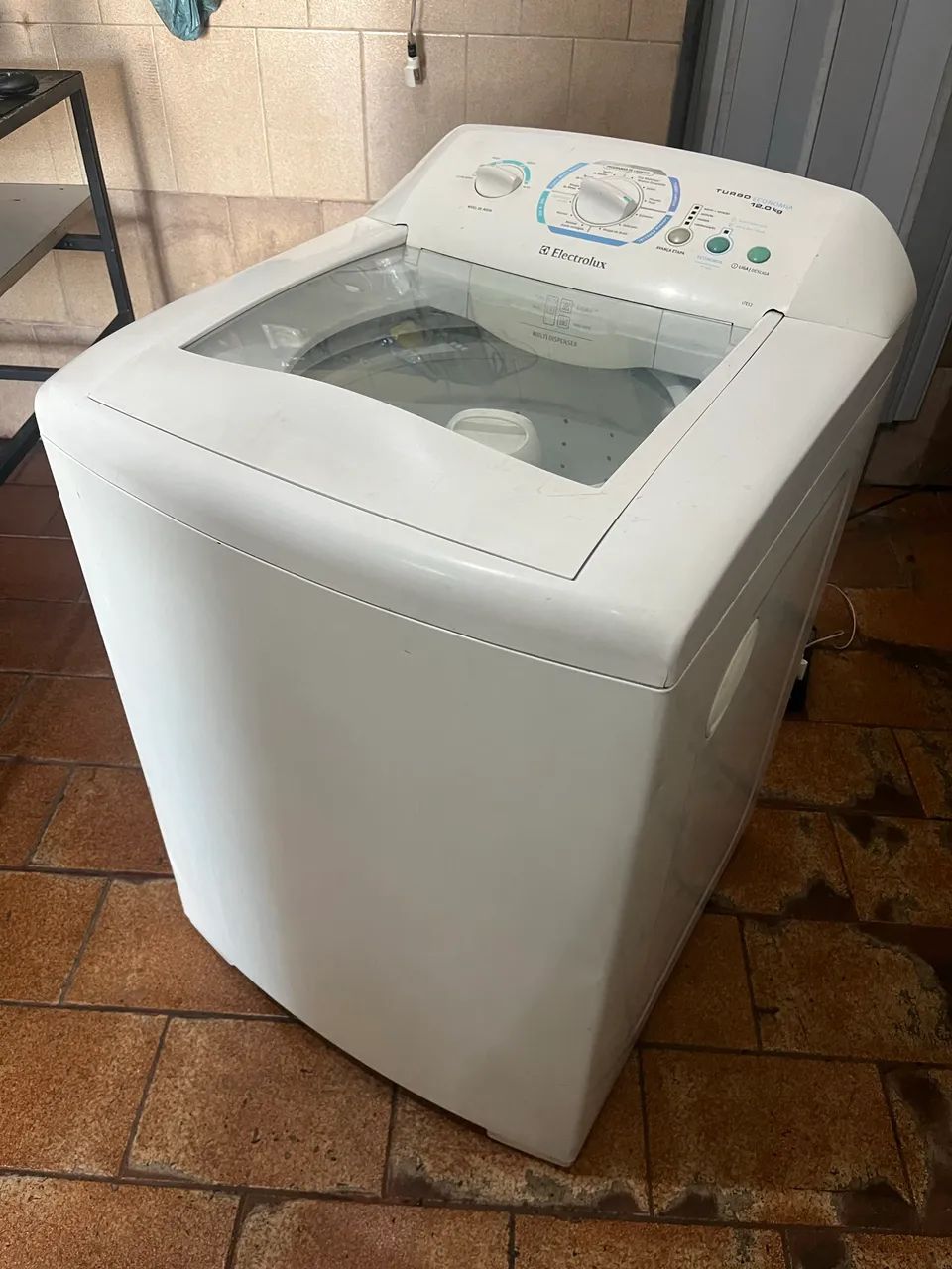 Máquina de lavar Electrolux 12 kilos funcionando perfeitamente  - Foto 3