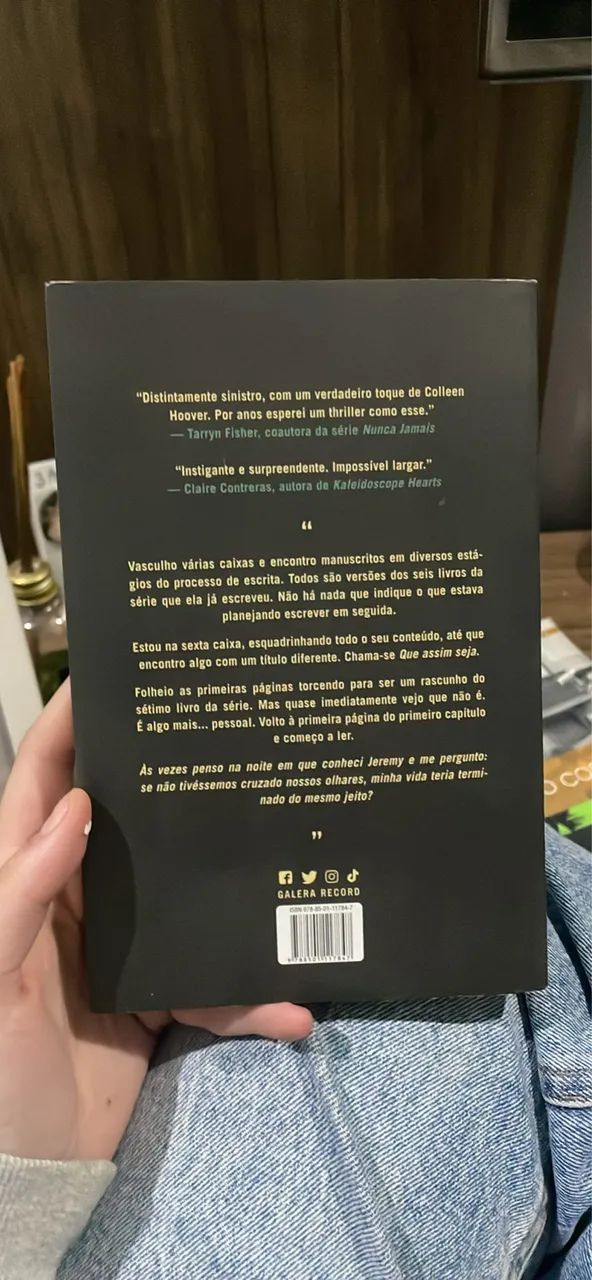 Livro Verity - Foto 2