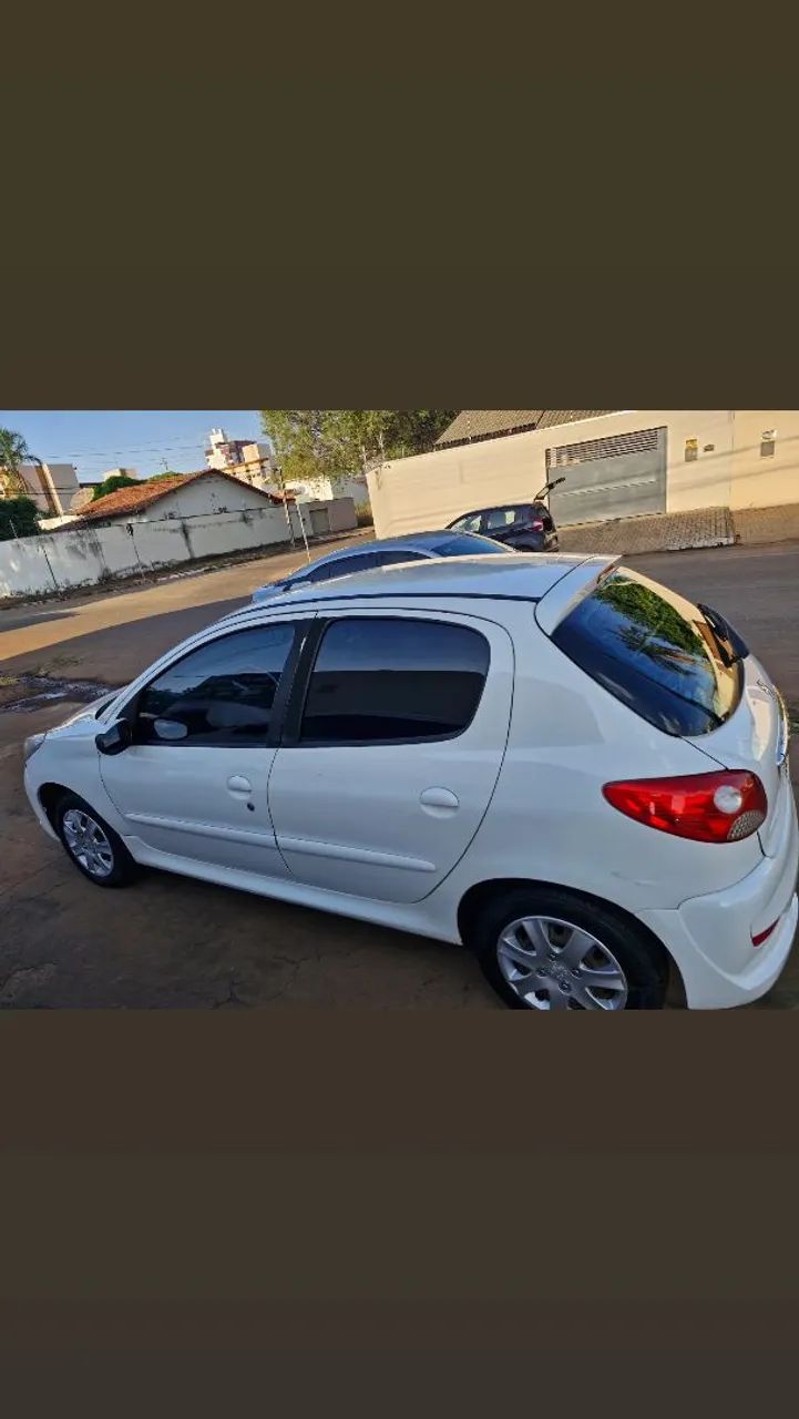 Peugeot 207 Active 1.4 Flex 8V 5P 2014 - Foto 4