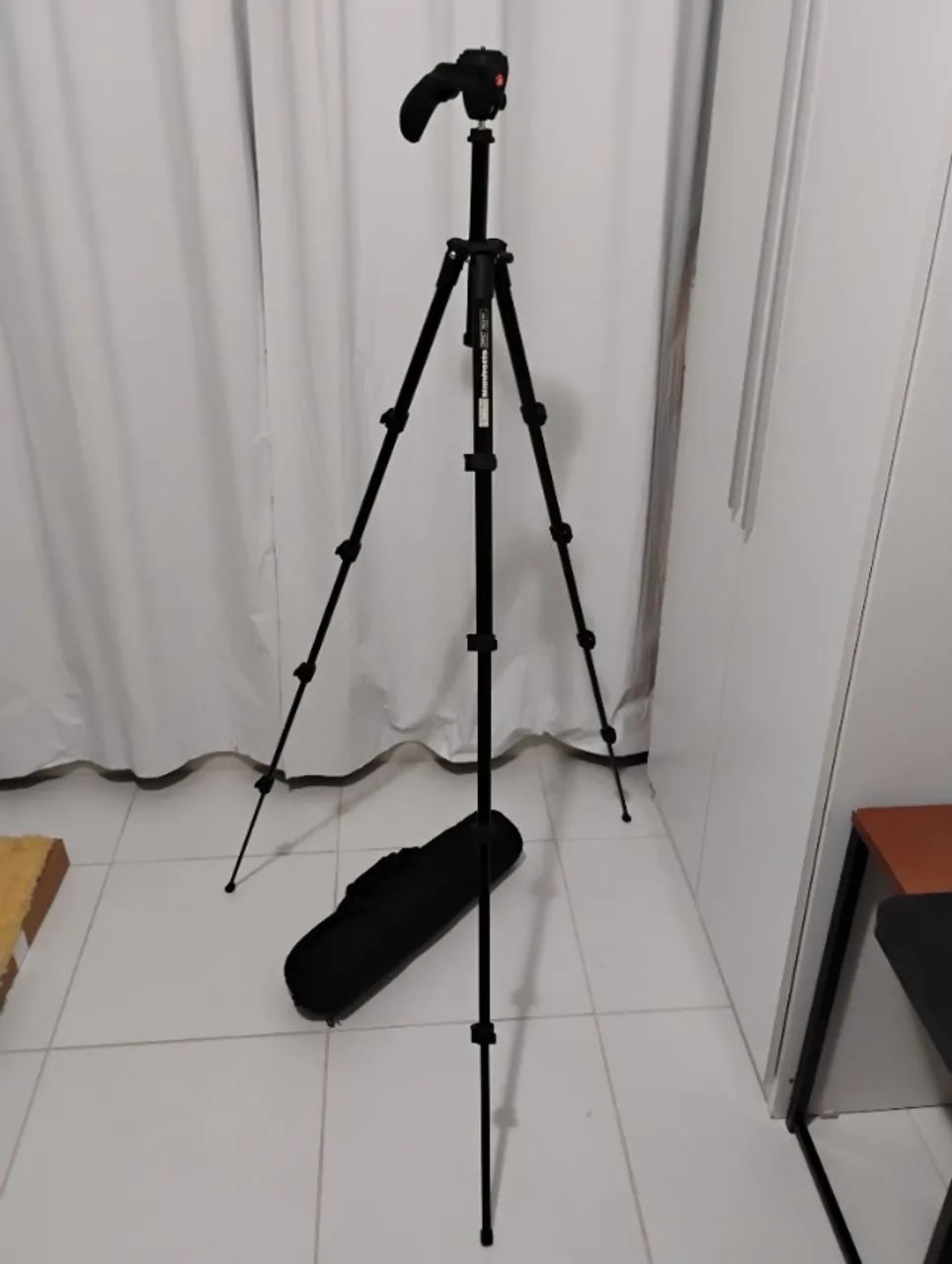 Tripé Manfrotto Compacto MKC3-H01 - Foto 2