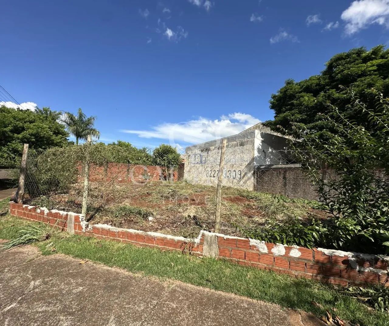 Terreno de Esquina no Jardim Catedral