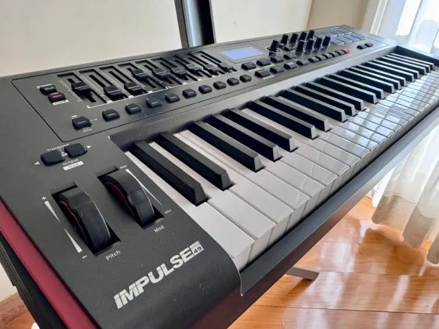 Teclado Controlador Novation Impulse 49 Usb/Midi + Bag Luxo