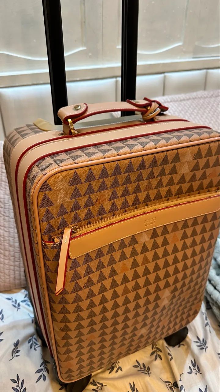 Mala de bordo Schutz com menos de 1 ano de uso