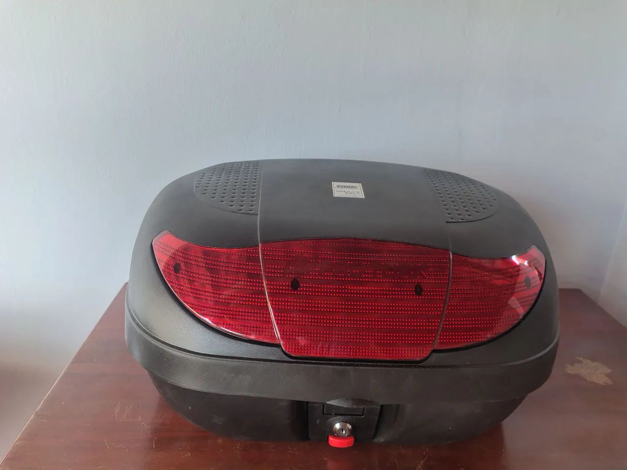Caixa de transporte pra moto 45 litros nova  - Foto 2